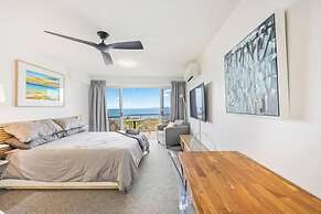 Wake to the Waves - Oceanfront Apartment