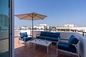 Chloris 3- Bedroom Apartment in Larnaca
