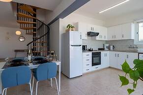 Chloris 3- Bedroom Apartment in Larnaca
