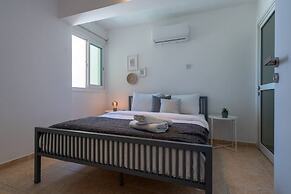 Chloris 3- Bedroom Apartment in Larnaca