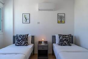 Chloris 3- Bedroom Apartment in Larnaca