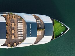 Tulip Cruise by HAG