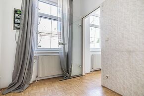 Comfy 4BR Apt Ideal for Groups Families