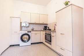 Comfy 4BR Apt Ideal for Groups Families