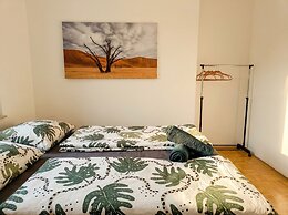 Comfy 4BR Apt Ideal for Groups Families