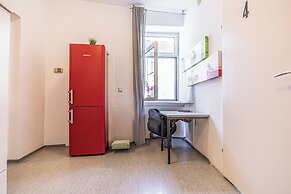 Comfy 4BR Apt Ideal for Groups Families