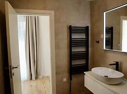 Sunset Villa Aves With Pool, Gym and Sauna