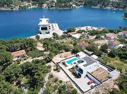 Sunset Villa Aves With Pool, Gym and Sauna