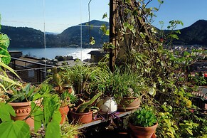 Luce di Lago Terrace