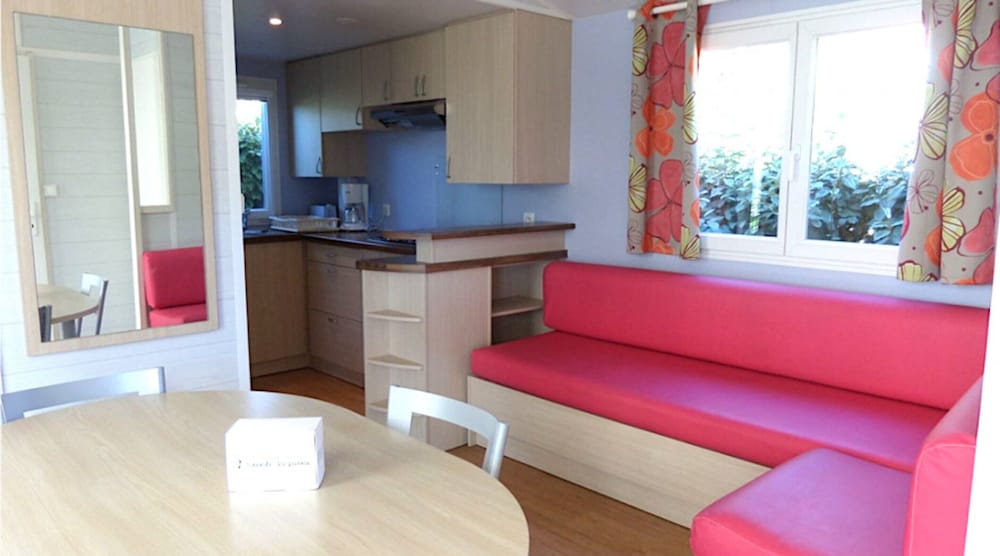 Mobile Home in Bessan With Terrace