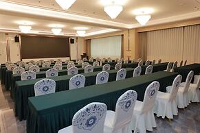Golden Pear Hotel