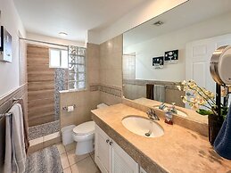 Relaxing Getaway 2BR Condo