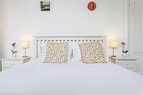 Bakersfield Retreat - From 200 Per Night
