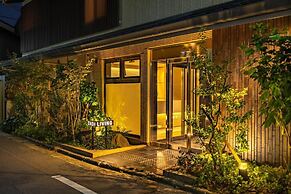 Dash Living Gojo