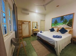 Bahaaru Villa Surf and Stay