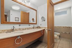 Oceanfront Balcony Access to Pool Condado Area