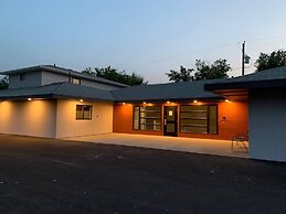 Mokai Inn