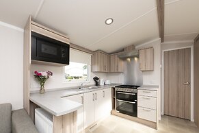 Sunsaver Caravan by Belvilla