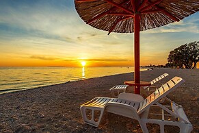 Mobile Home by Novalja Beach With Pools