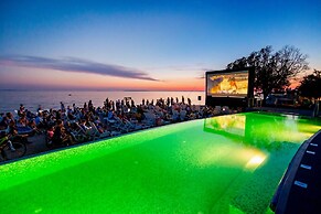 Mobile Home by Novalja Beach With Pools