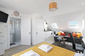City Apartment - Sleeps 4 & Free Parking