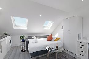 City Apartment - Sleeps 4 & Free Parking