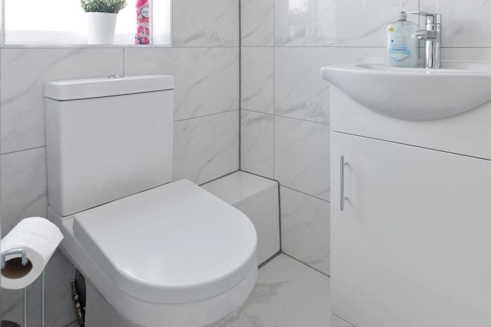 City Apartment - Sleeps 4 & Free Parking