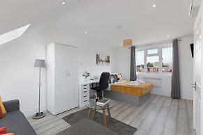 City Apartment - Sleeps 4 & Free Parking