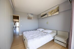 Charming Apartment With sea View and Parking Space