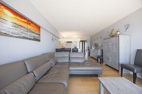 Charming Apartment With sea View and Parking Space