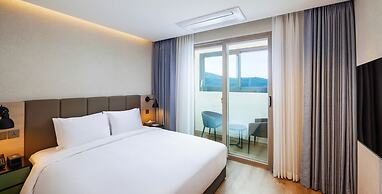 Citadines Connect Hotel Hari Busan