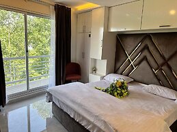Kamboh La Cloud Hotel and Apartments