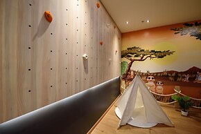 Trion Residence by Emily in Town
