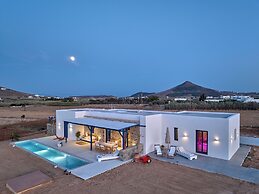 2 Bed Villa - Sleeps 6 - Pets - Pool - Parking