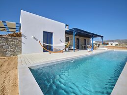 2 Bed Villa - Sleeps 6 - Pets - Pool - Parking