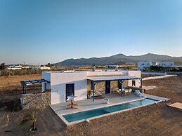 2 Bed Villa - Sleeps 6 - Pets - Pool - Parking