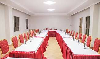 Holiday Premier Hotel