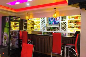 Holiday Premier Hotel