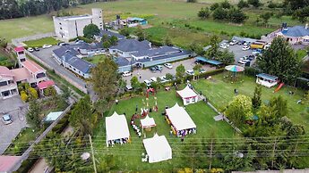 Holiday Premier Hotel