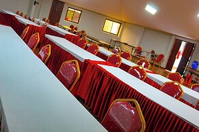 Holiday Premier Hotel