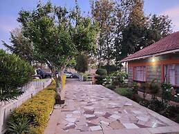 Royal Gardens Getaway