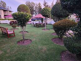 Royal Gardens Getaway