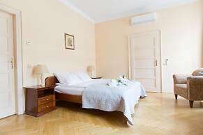 Roman Apartments