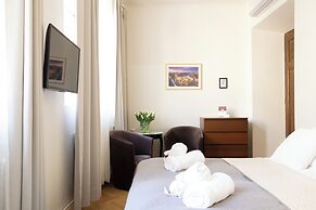 Roman Apartments