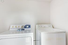 1 Mi to Main St Joplin: Cozy Home w/ Shared Yard!