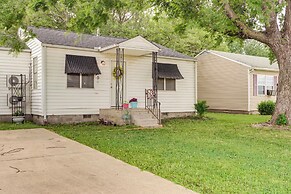 1 Mi to Main St Joplin: Cozy Home w/ Shared Yard!