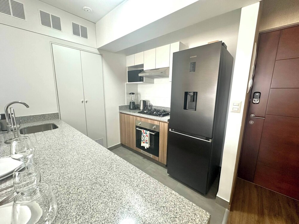 Modern 1BR on J Prado Board San Isidro