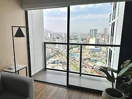 Modern 1BR on J Prado Board San Isidro