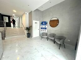 Modern 1BR on J Prado Board San Isidro