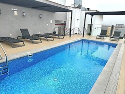 Modern 1BR on J Prado Board San Isidro